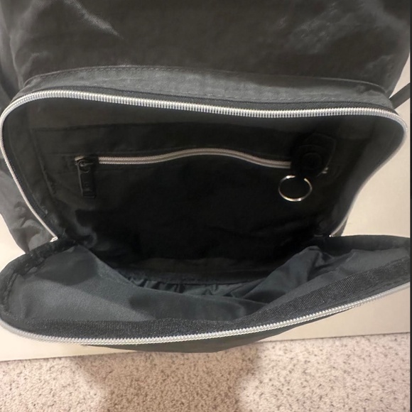 Biaggi Zipsak Backpack on the Go - Picture 3 of 8